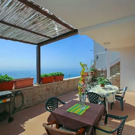 Concettina House 펜션 라벨로