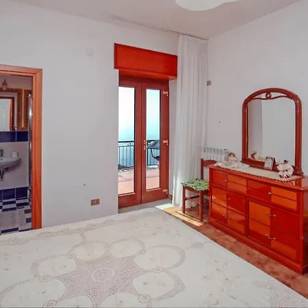 Concettina House 라벨로